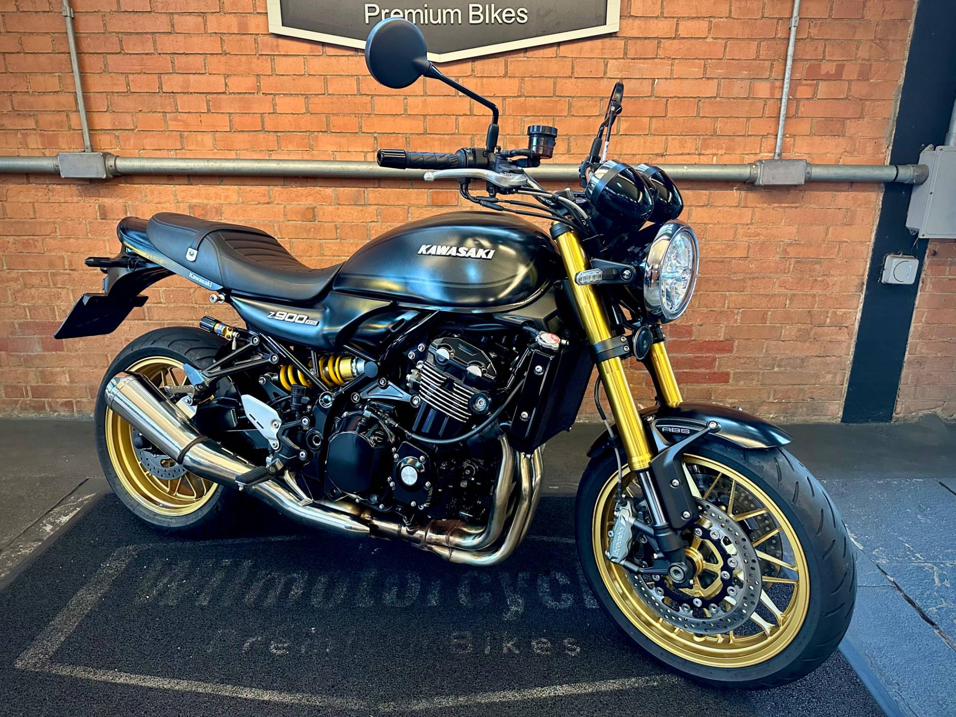 KAWASAKI Z900RS CAFÉ