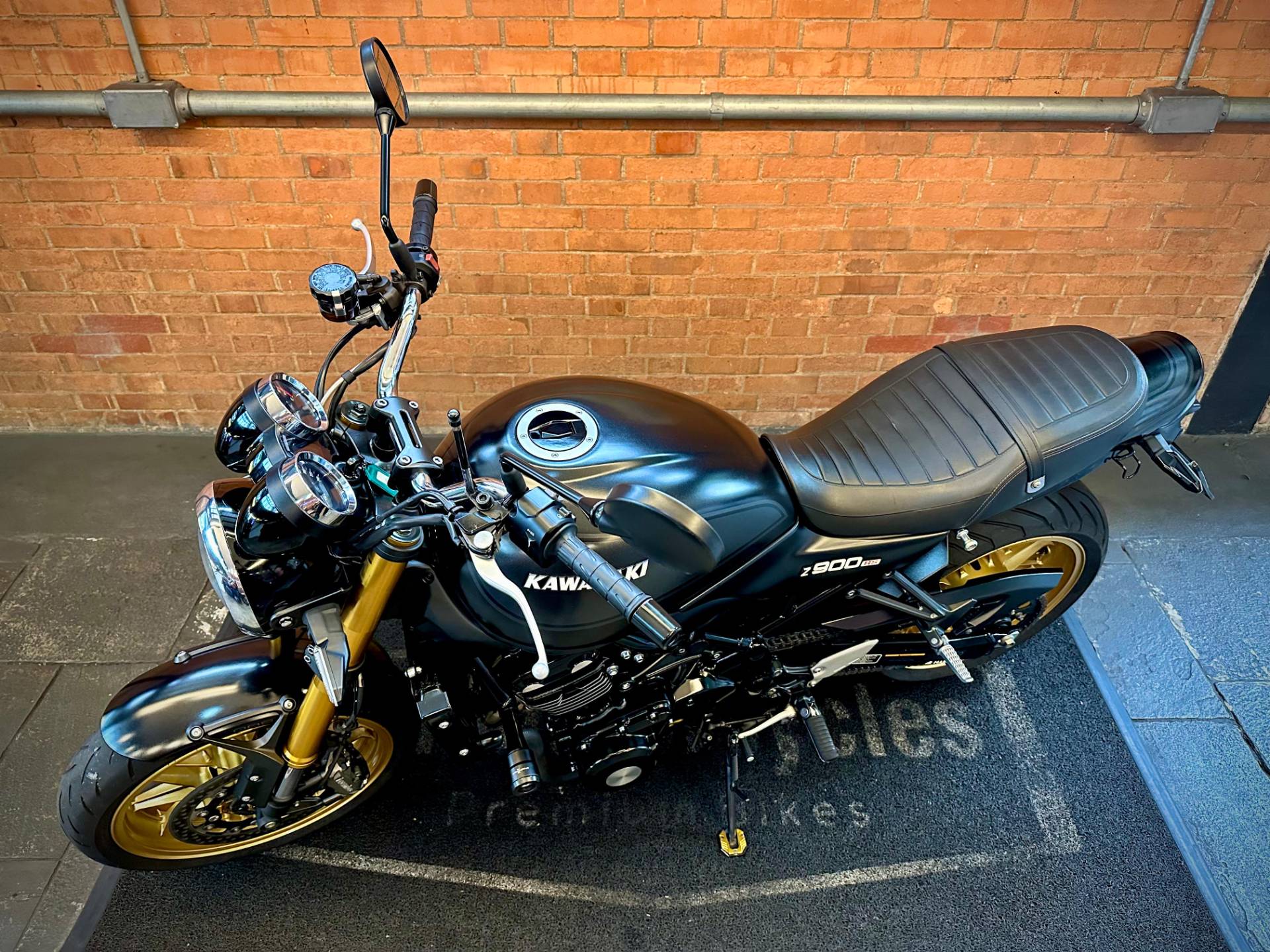 KAWASAKI Z900RS CAFÉ