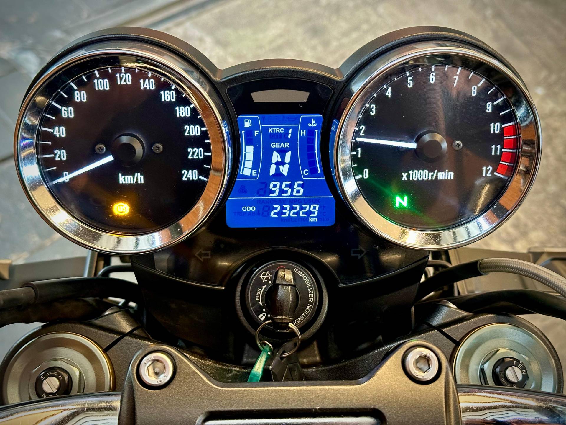 KAWASAKI Z900RS CAFÉ