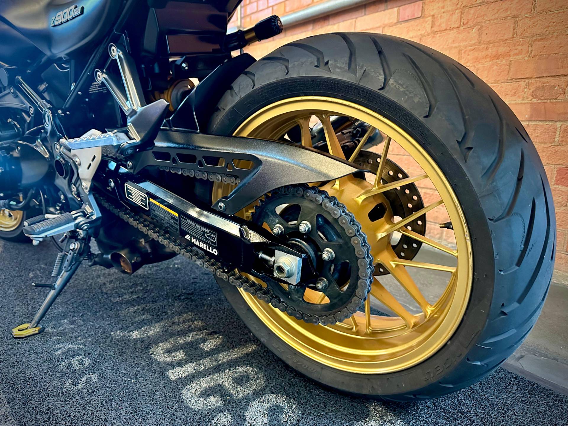 KAWASAKI Z900RS CAFÉ