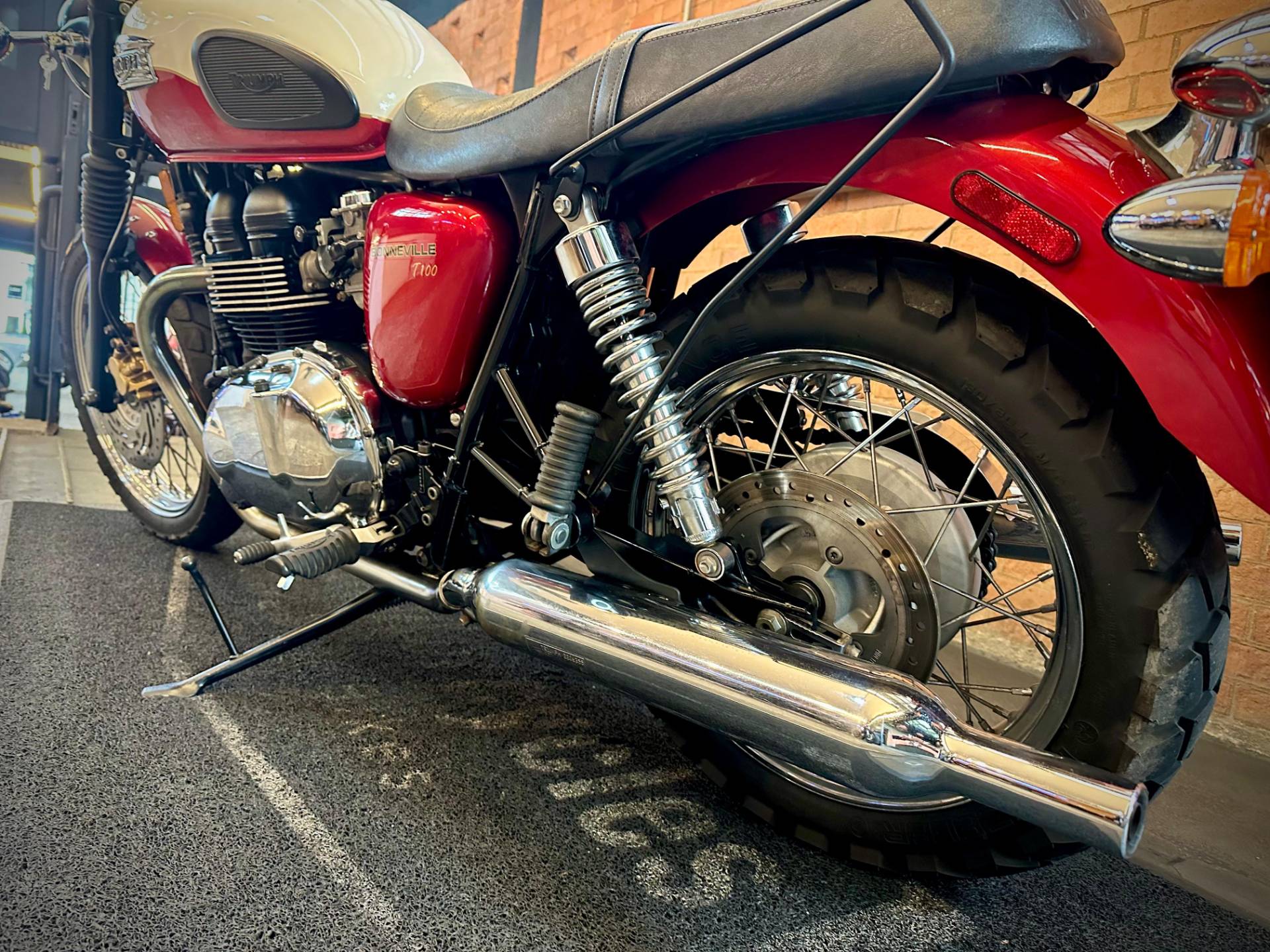 TRIUMPH BONNEVILLE T 100 865