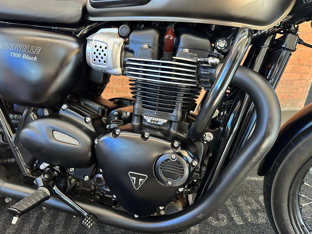 TRIUMPH BONNEVILLE T100 BLACK 900