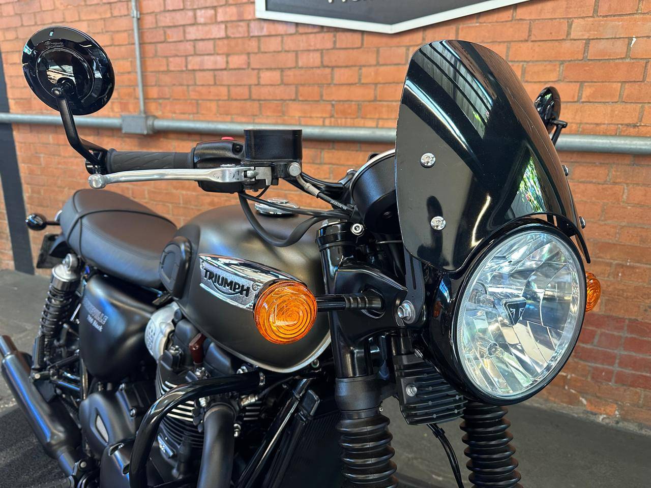 TRIUMPH BONNEVILLE T100 BLACK 900