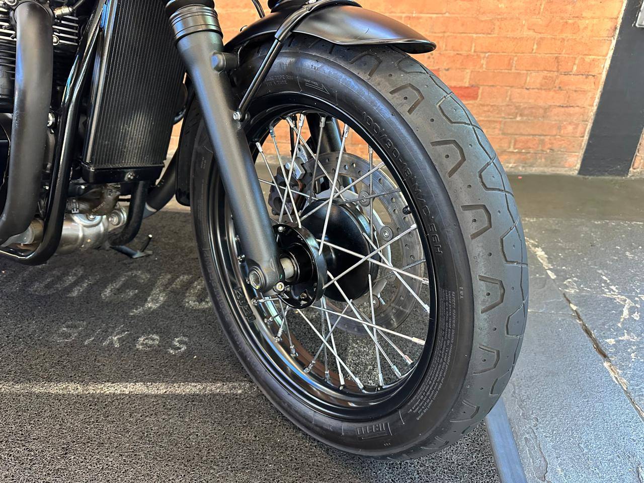 TRIUMPH BONNEVILLE T100 BLACK 900
