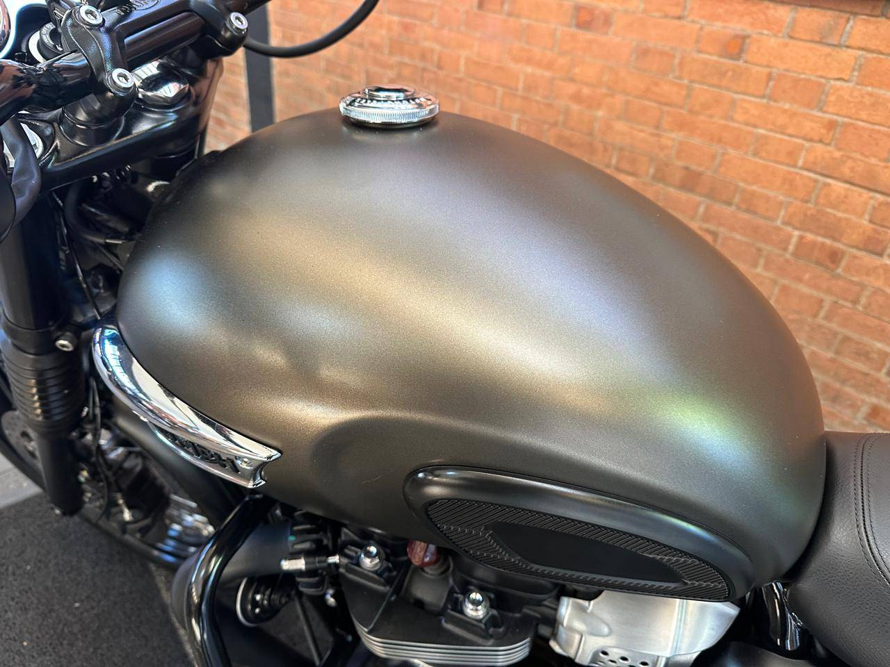 TRIUMPH BONNEVILLE T100 BLACK 900
