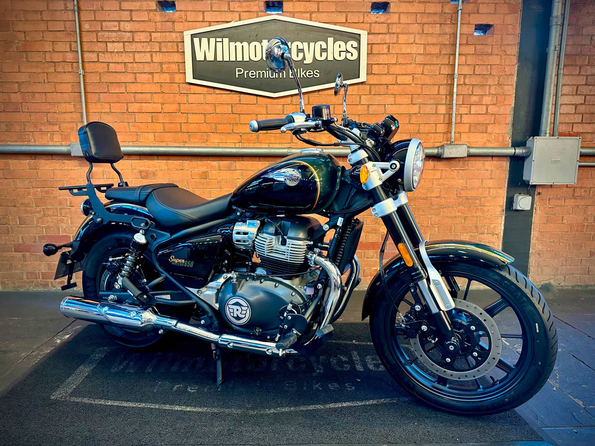 ROYAL ENFIELD METEOR 650 INTERSTELLAR