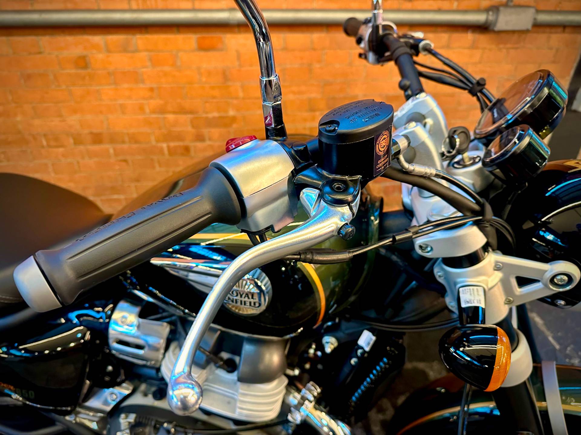 ROYAL ENFIELD METEOR 650 INTERSTELLAR