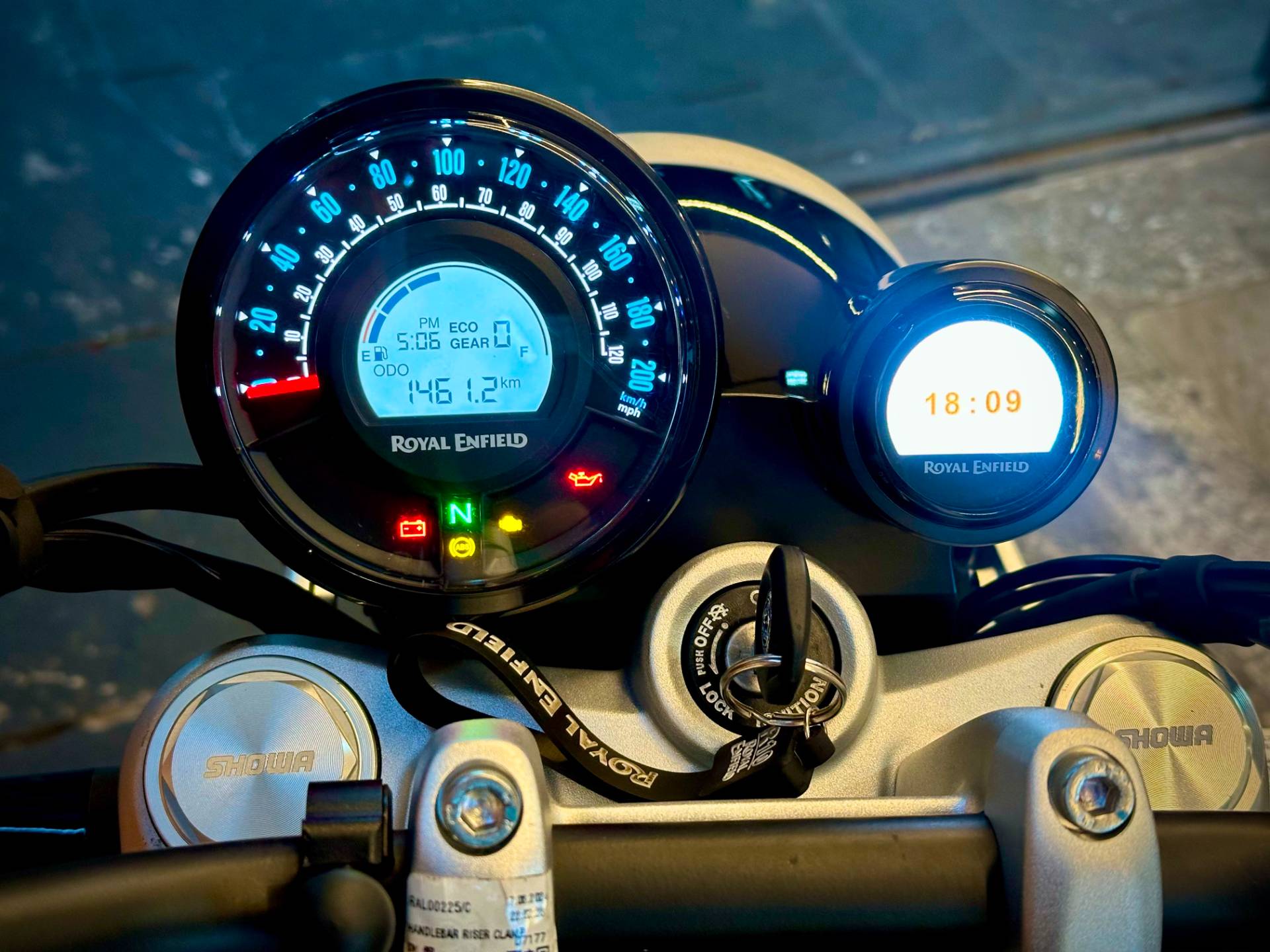 ROYAL ENFIELD METEOR 650 INTERSTELLAR