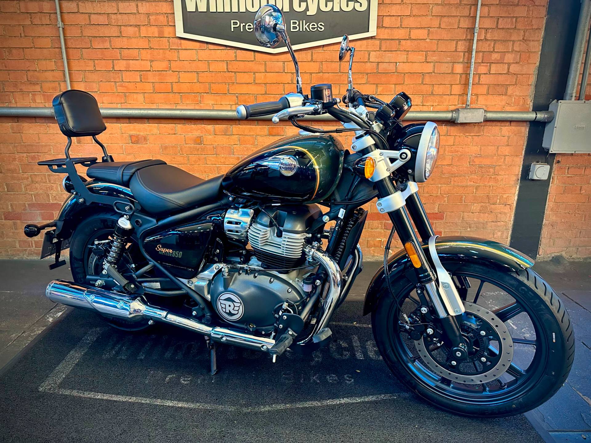ROYAL ENFIELD METEOR 650 INTERSTELLAR
