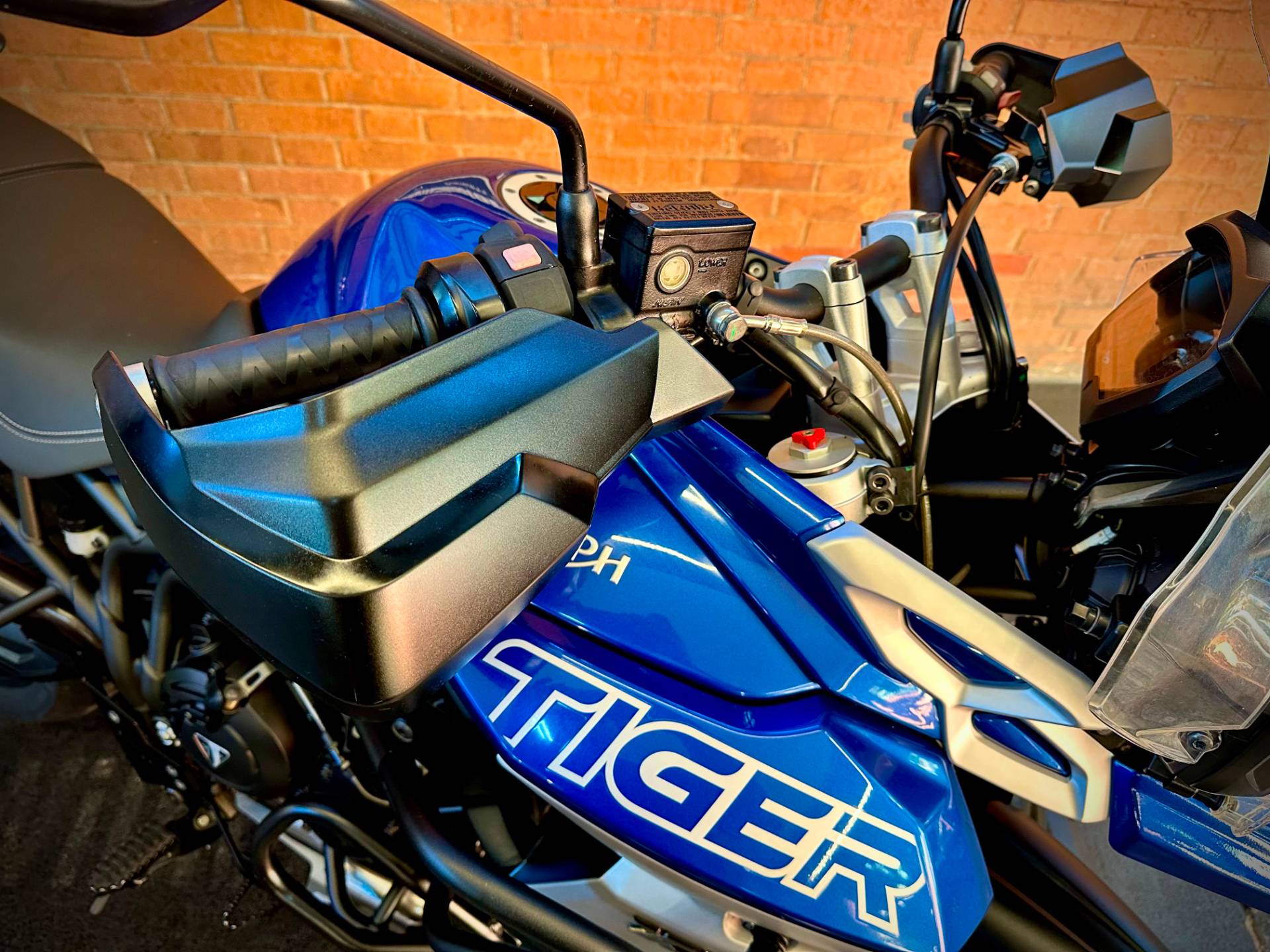 TRIUMPH TIGER 800 XCX
