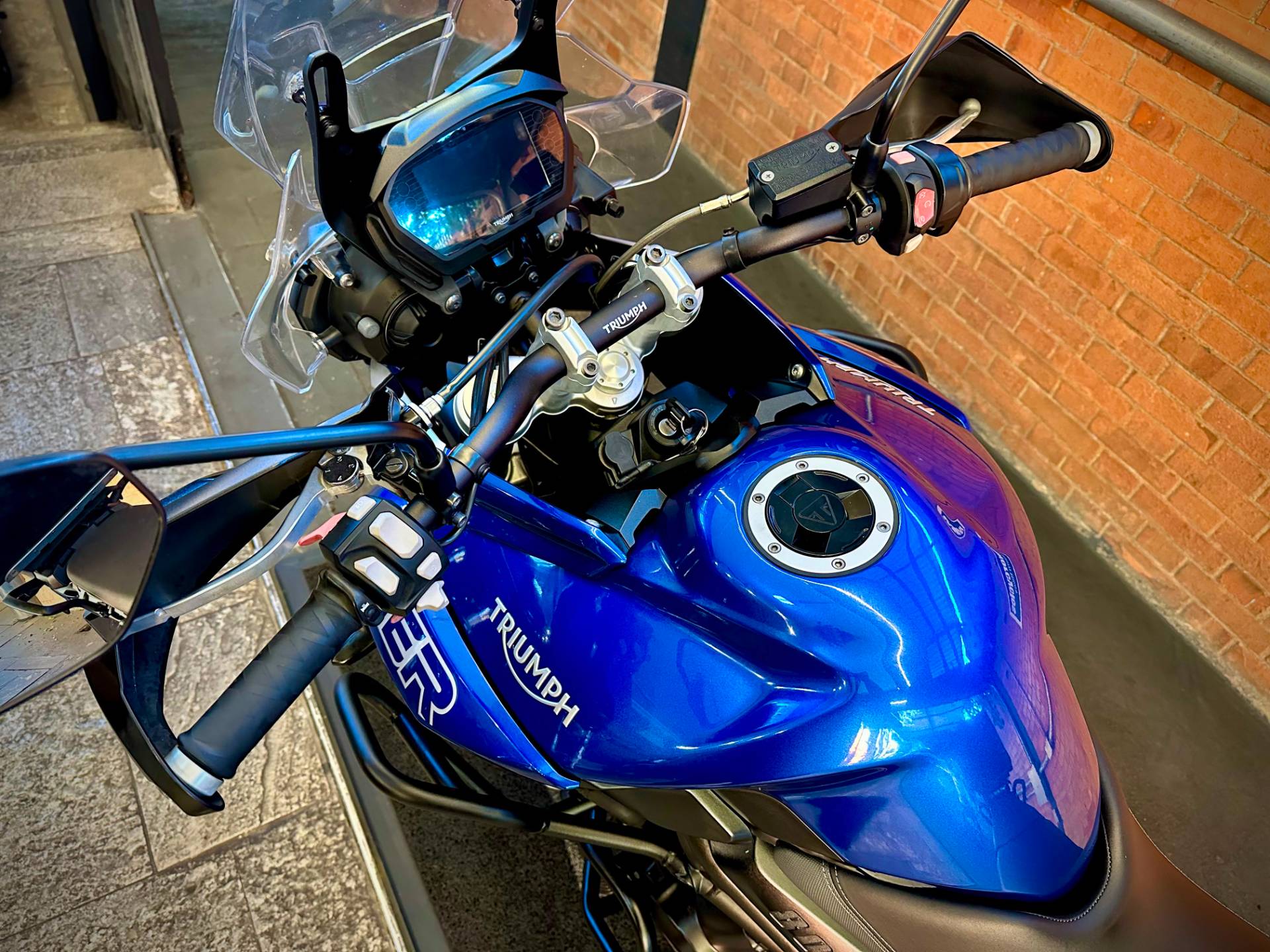 TRIUMPH TIGER 800 XCX