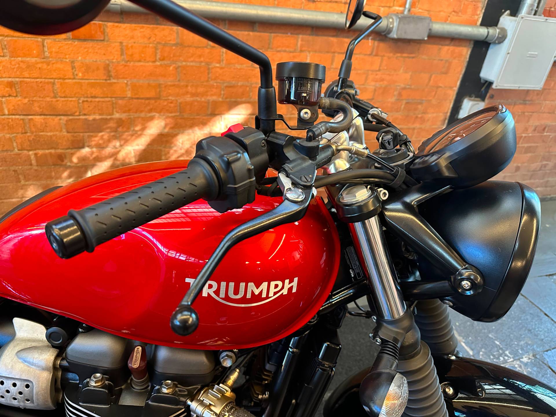TRIUMPH STREET TWIN