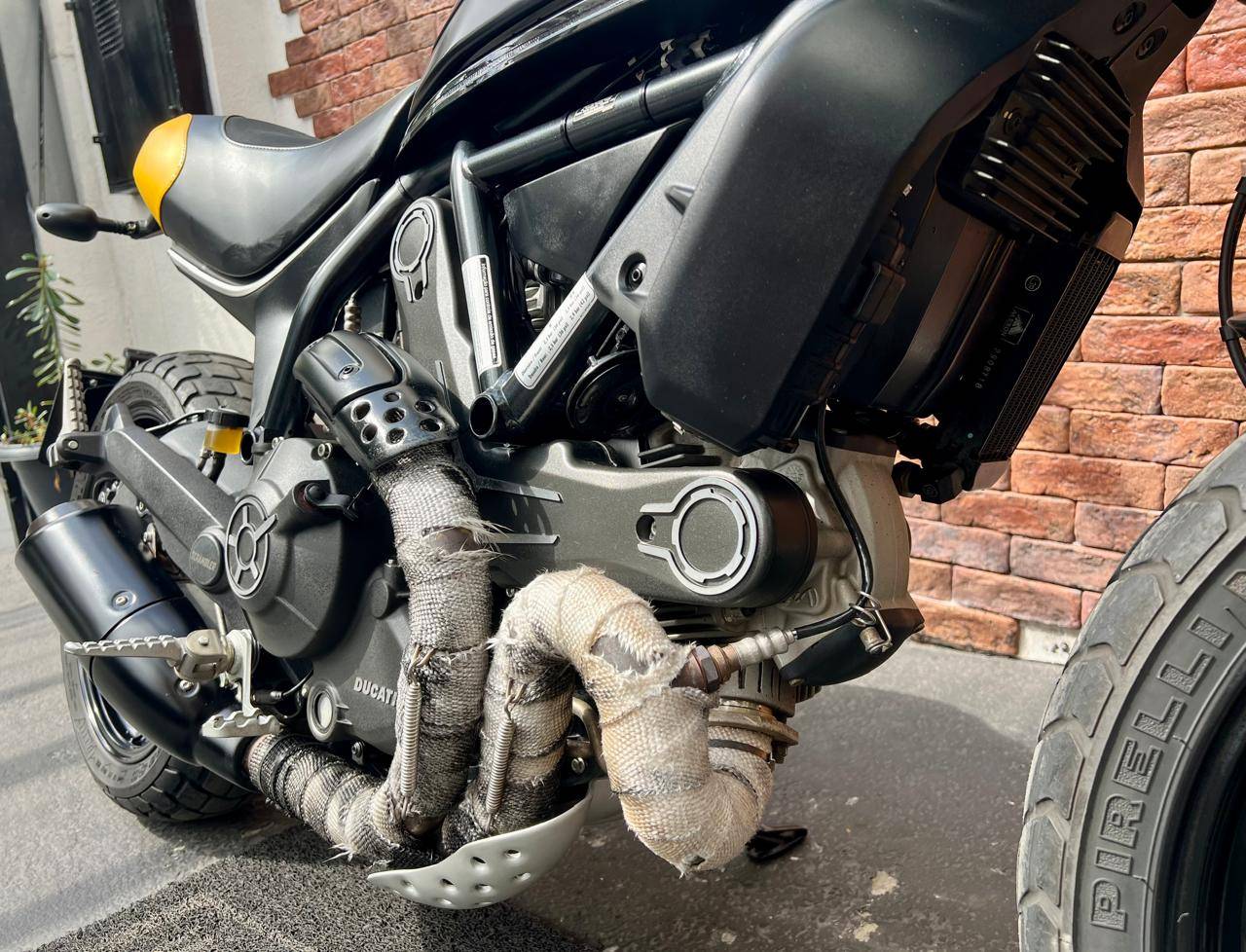 DUCATI SCRAMBLER FULL THROTTLE