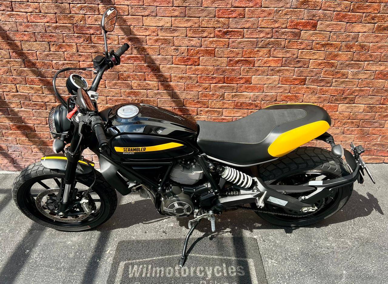 DUCATI SCRAMBLER FULL THROTTLE