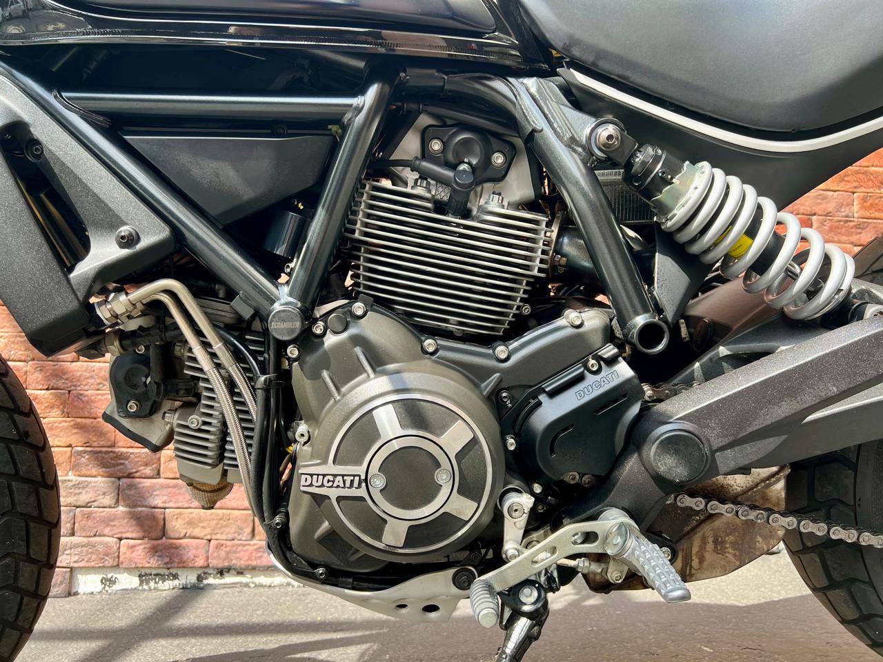DUCATI SCRAMBLER FULL THROTTLE