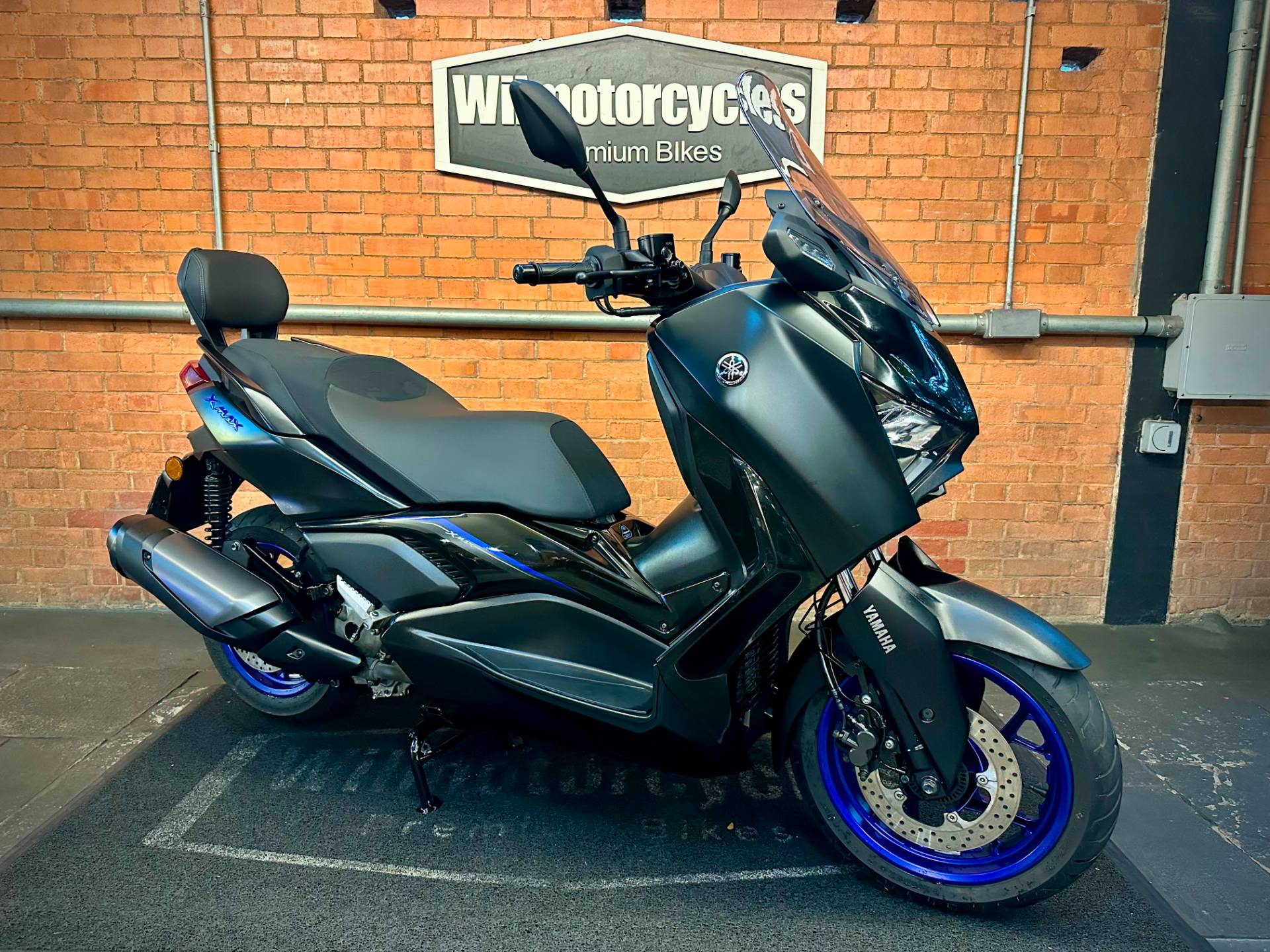 YAMAHA XMAX 300 CONNECTED ABS
