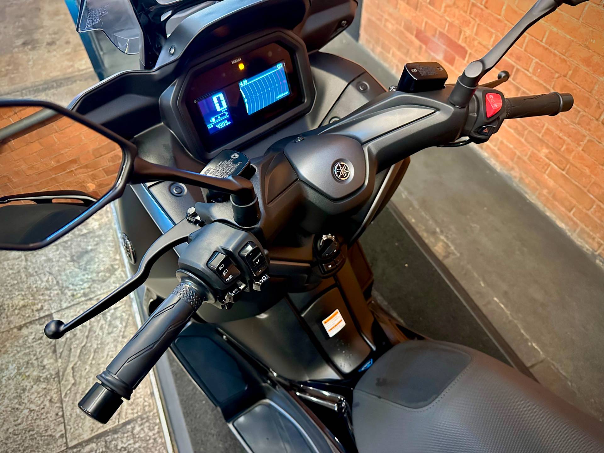 YAMAHA XMAX 300 CONNECTED ABS