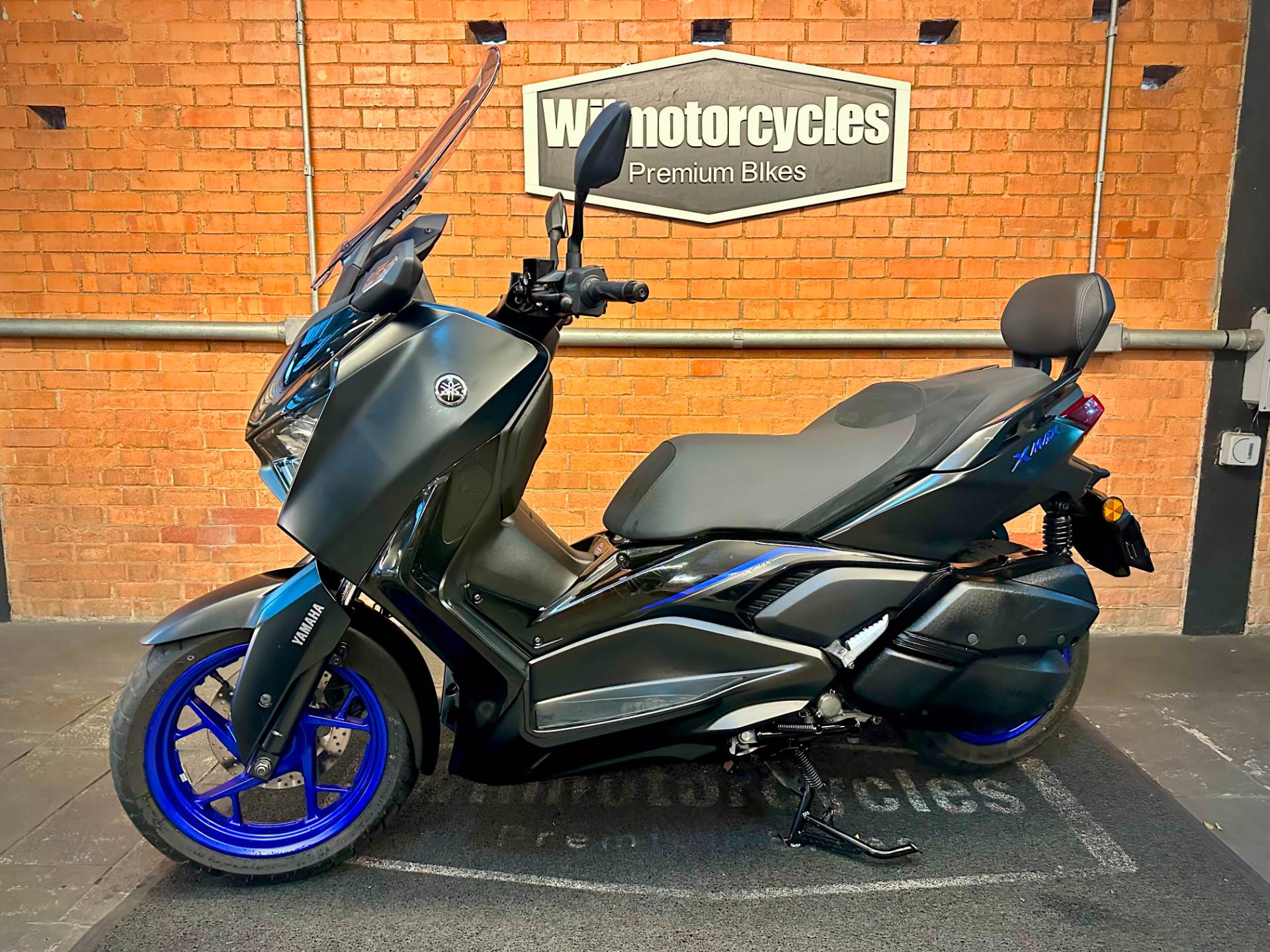 YAMAHA XMAX 300 CONNECTED ABS