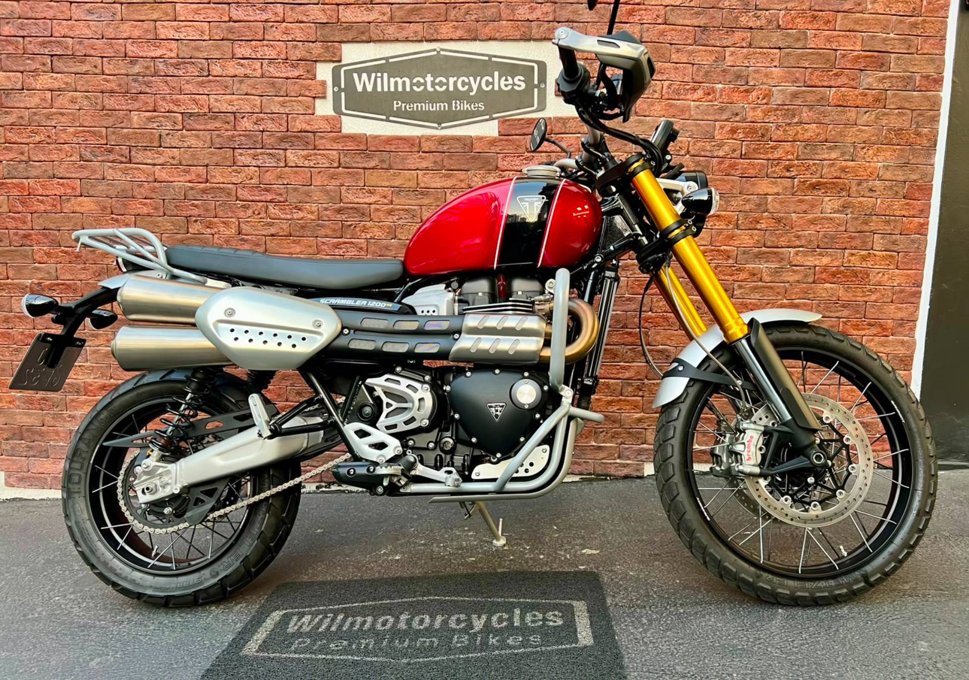TRIUMPH BONNEVILLE SCRAMBLER 1200 XE