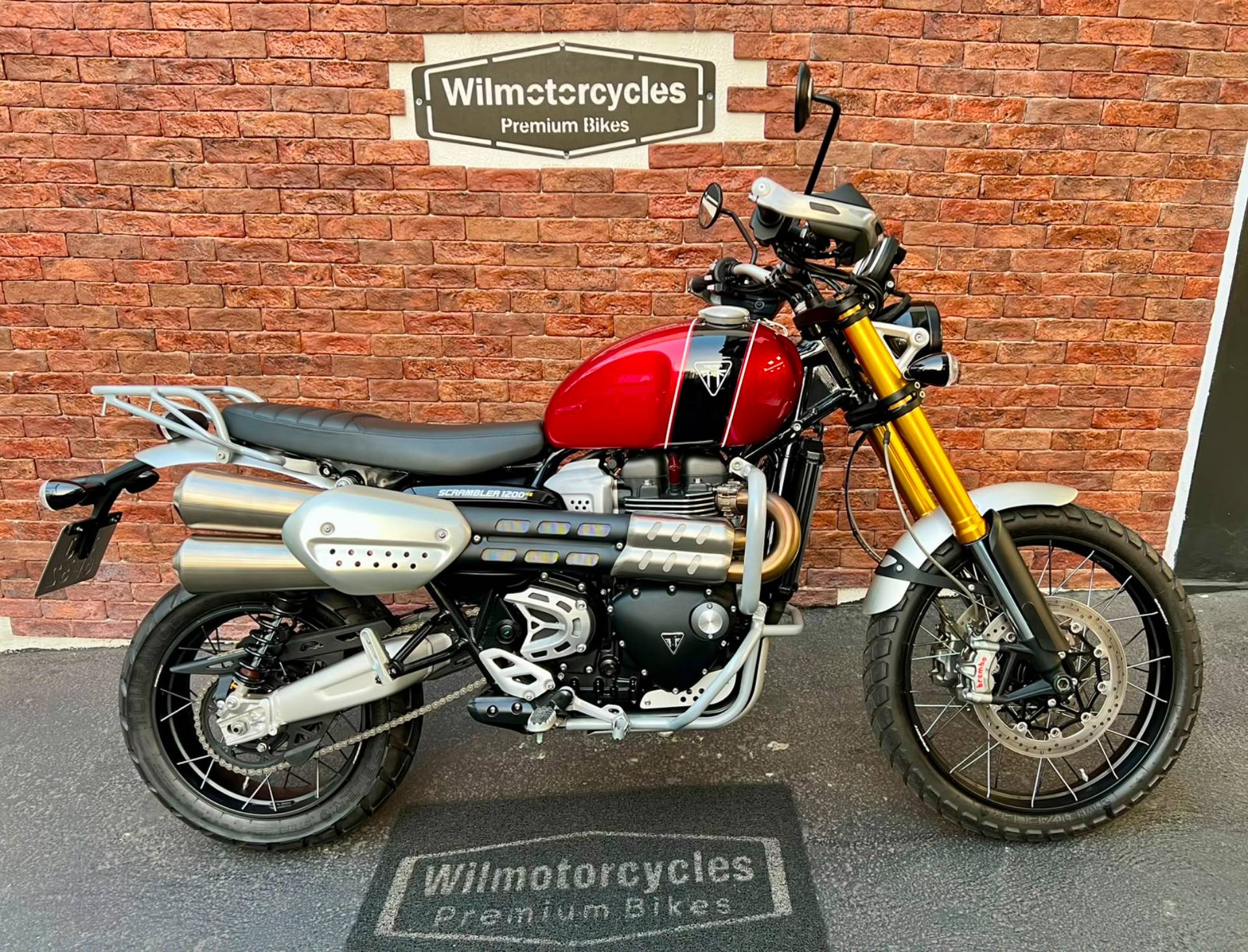 TRIUMPH BONNEVILLE SCRAMBLER 1200 XE