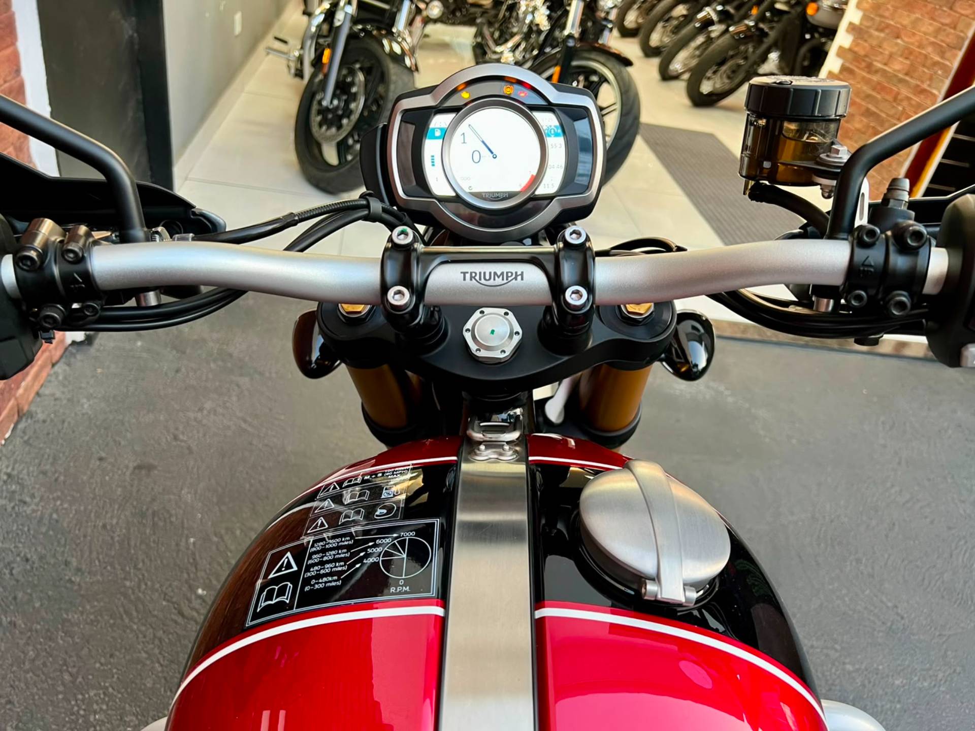 TRIUMPH BONNEVILLE SCRAMBLER 1200 XE