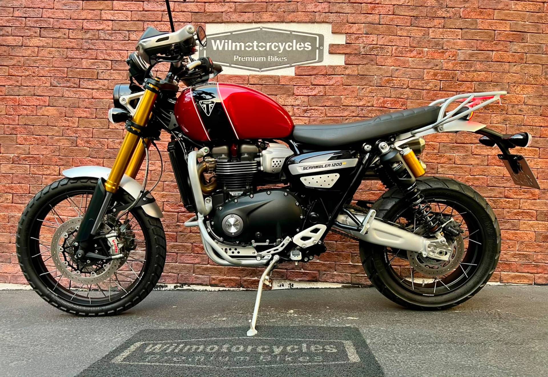 TRIUMPH BONNEVILLE SCRAMBLER 1200 XE