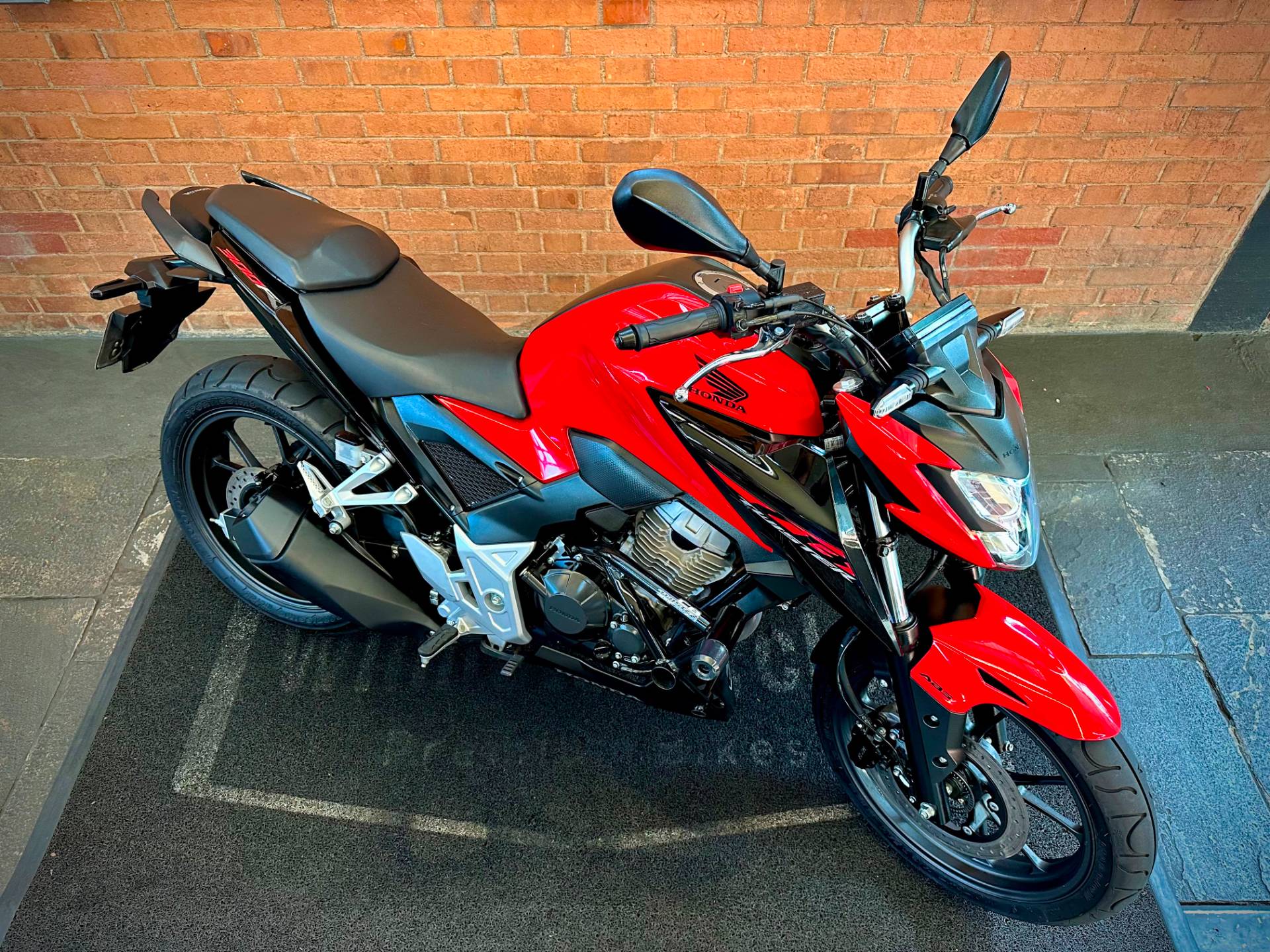 HONDA CB 300F TWISTER CBS