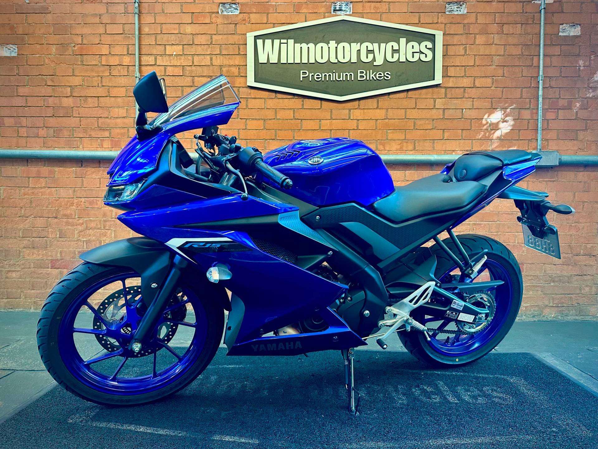 YAMAHA YZF R15