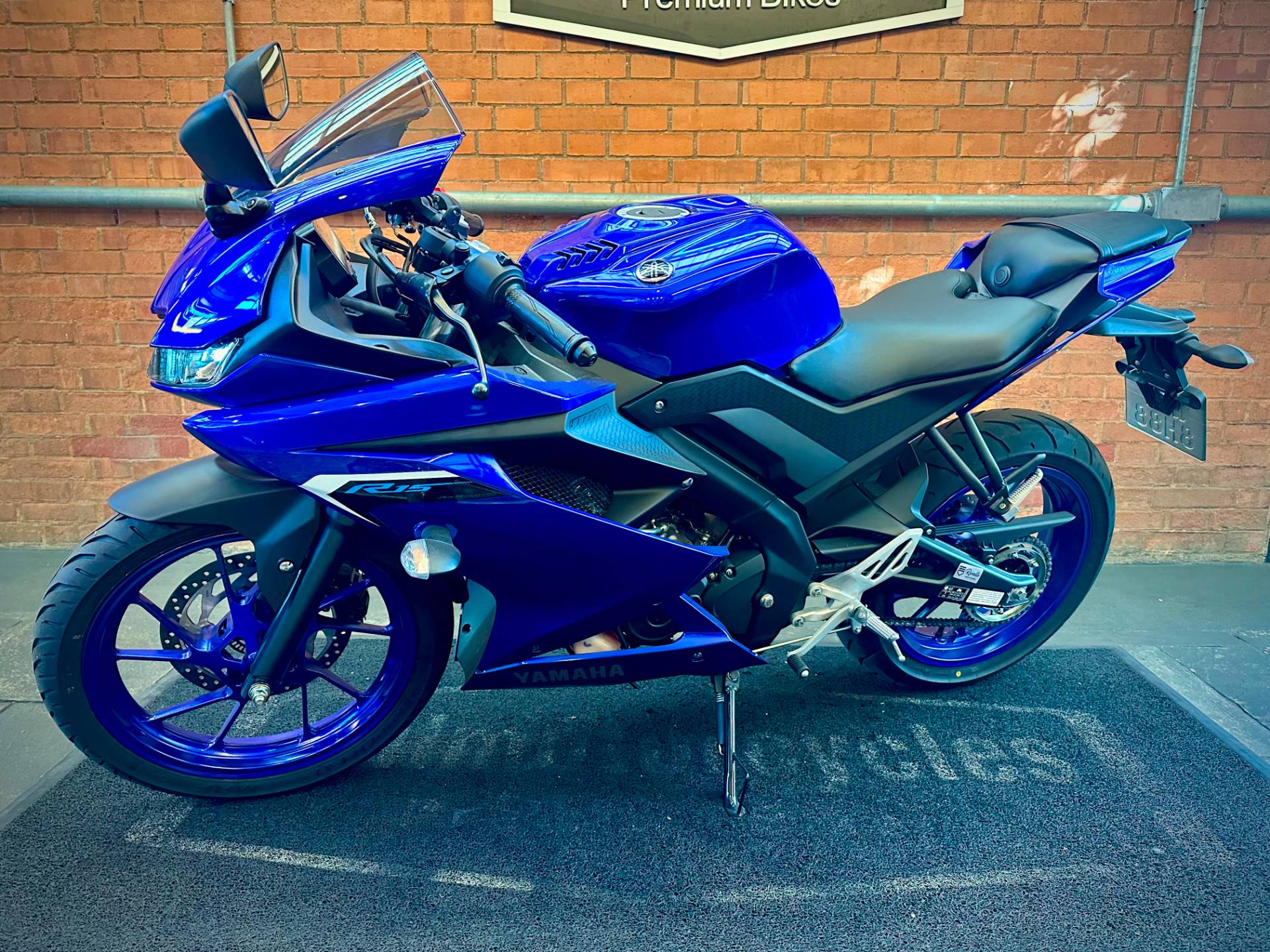 YAMAHA YZF R15