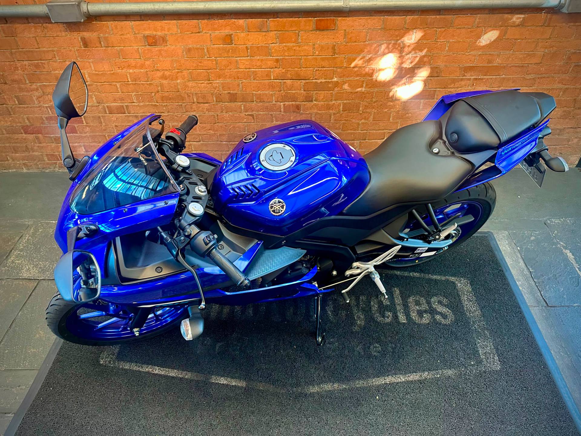 YAMAHA YZF R15