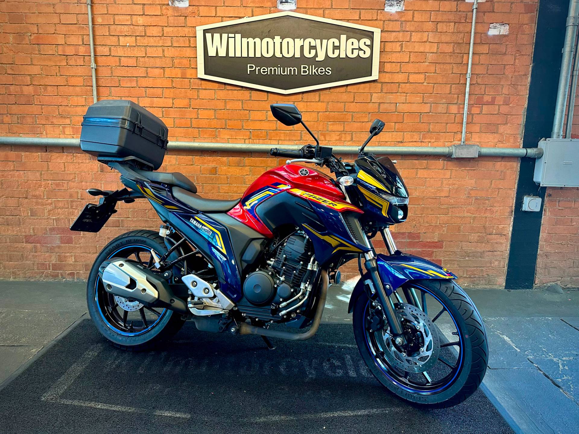 YAMAHA FZ25 FAZER ABS