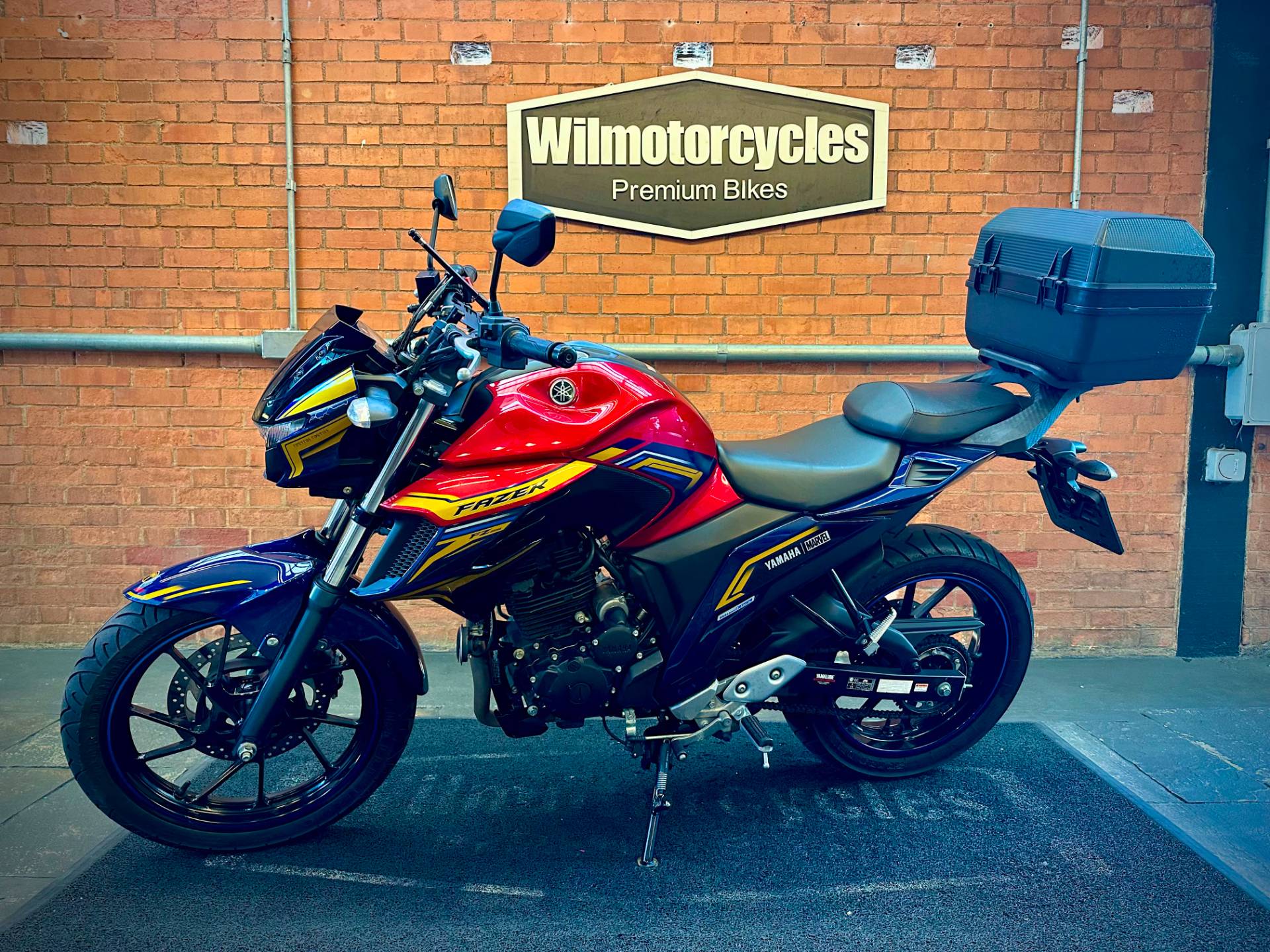 YAMAHA FZ25 FAZER ABS