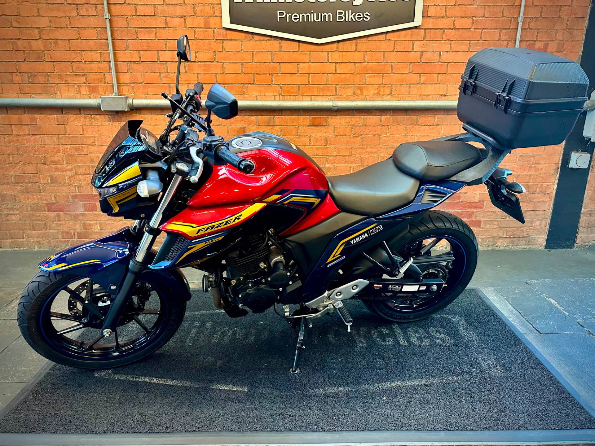 YAMAHA FZ25 FAZER ABS