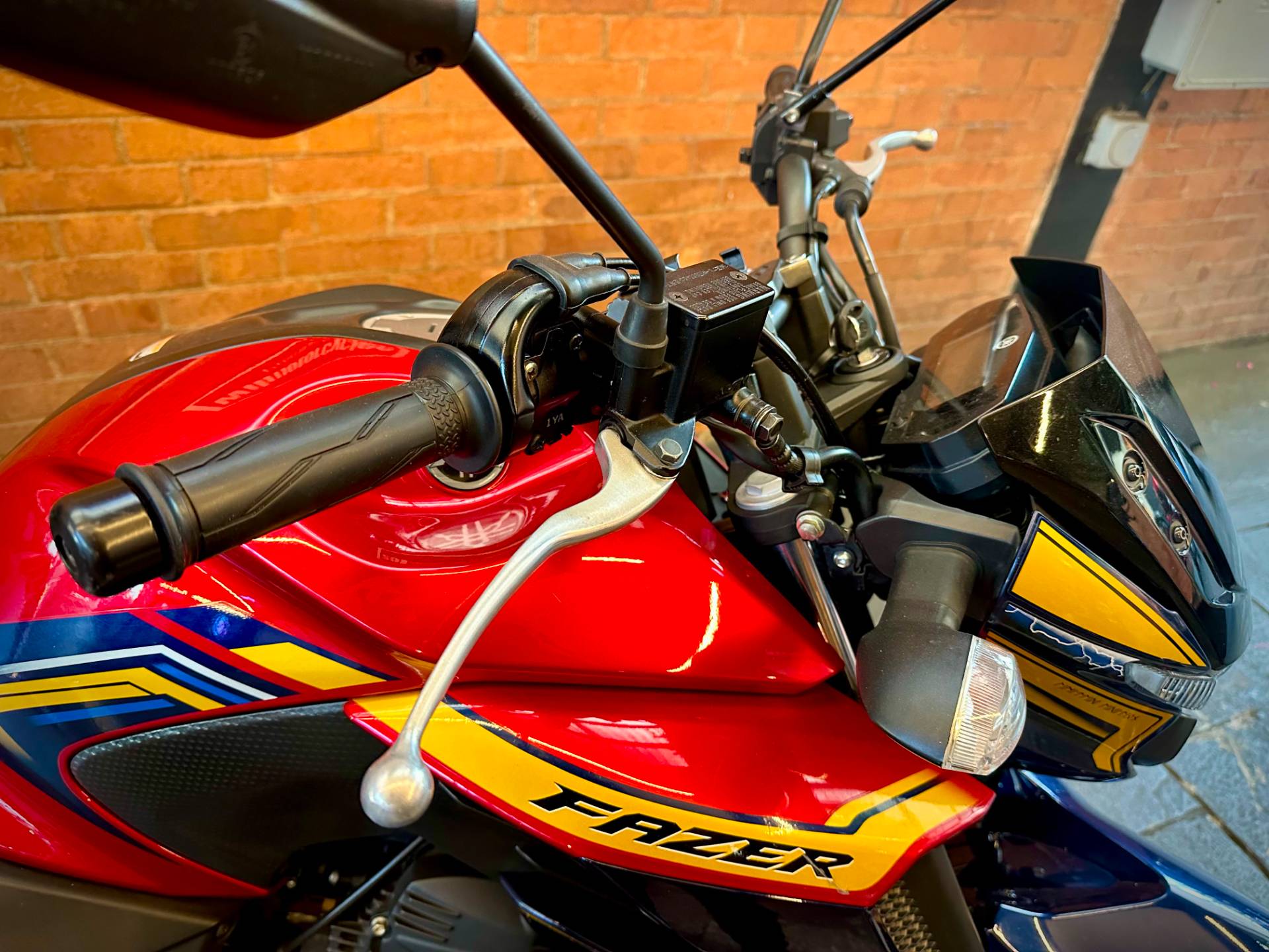 YAMAHA FZ25 FAZER ABS