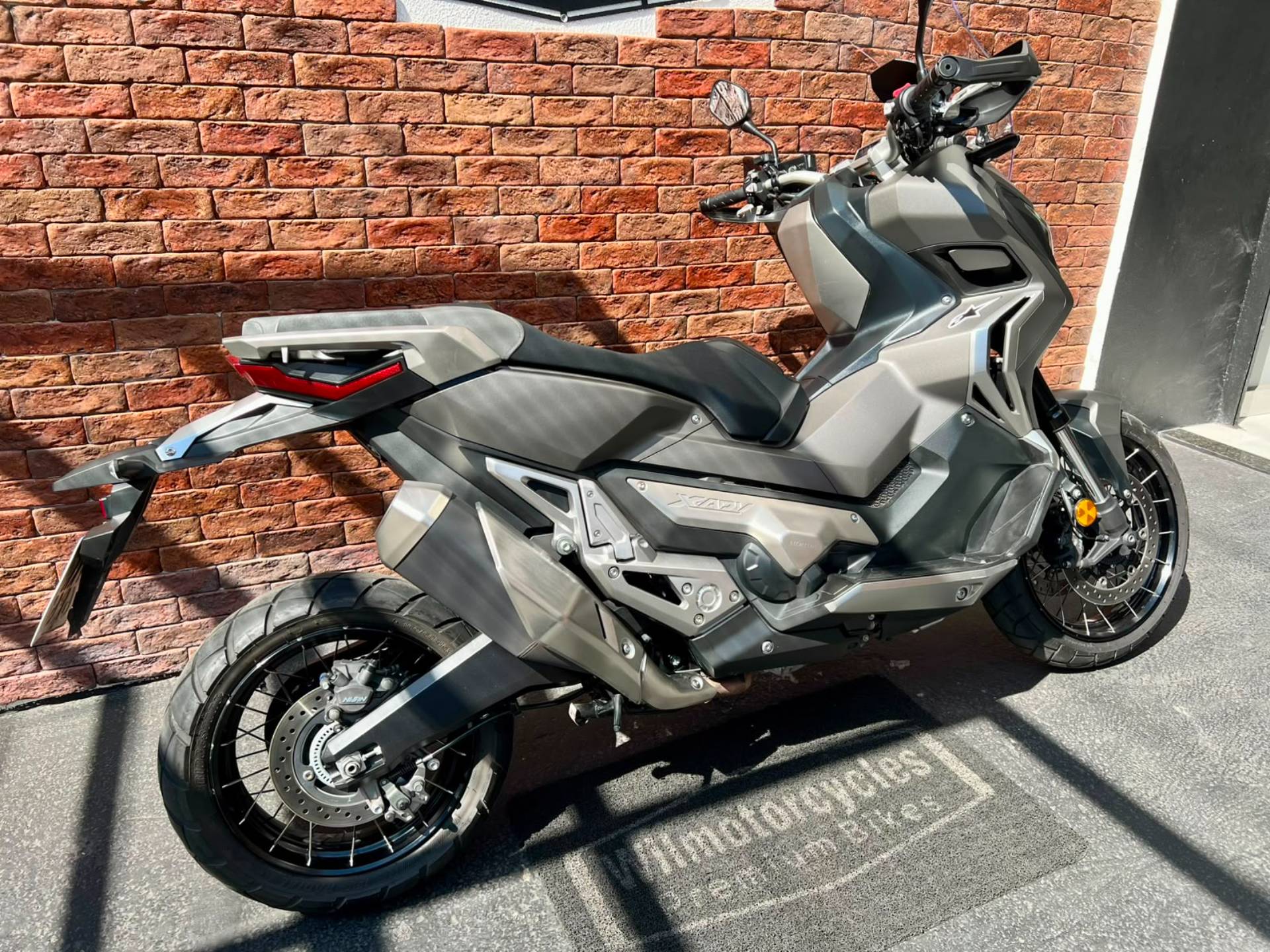 HONDA X-ADV