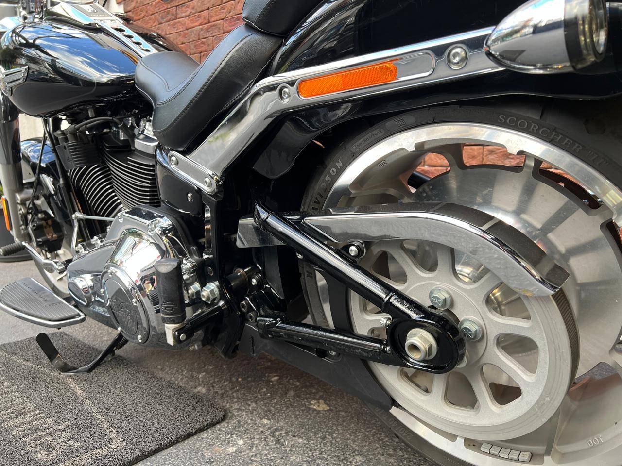 HARLEY-DAVIDSON SOFTAIL FAT BOY 114