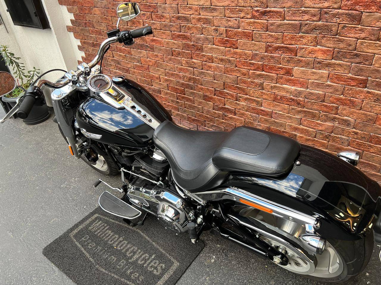 HARLEY-DAVIDSON SOFTAIL FAT BOY 114