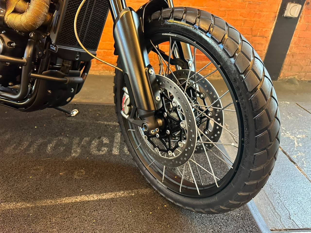 TRIUMPH BONNEVILLE SCRAMBLER 1200 XC