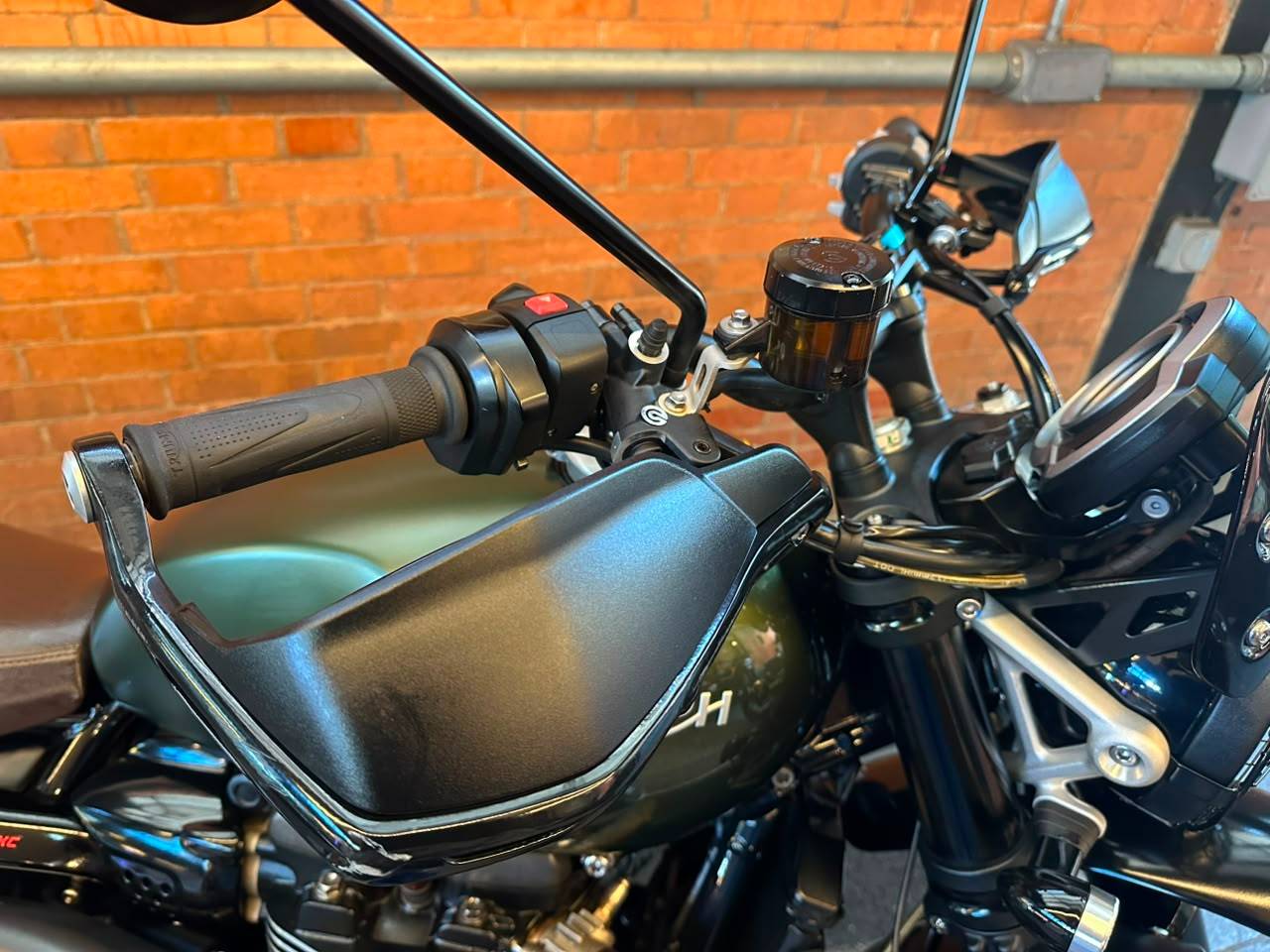 TRIUMPH BONNEVILLE SCRAMBLER 1200 XC