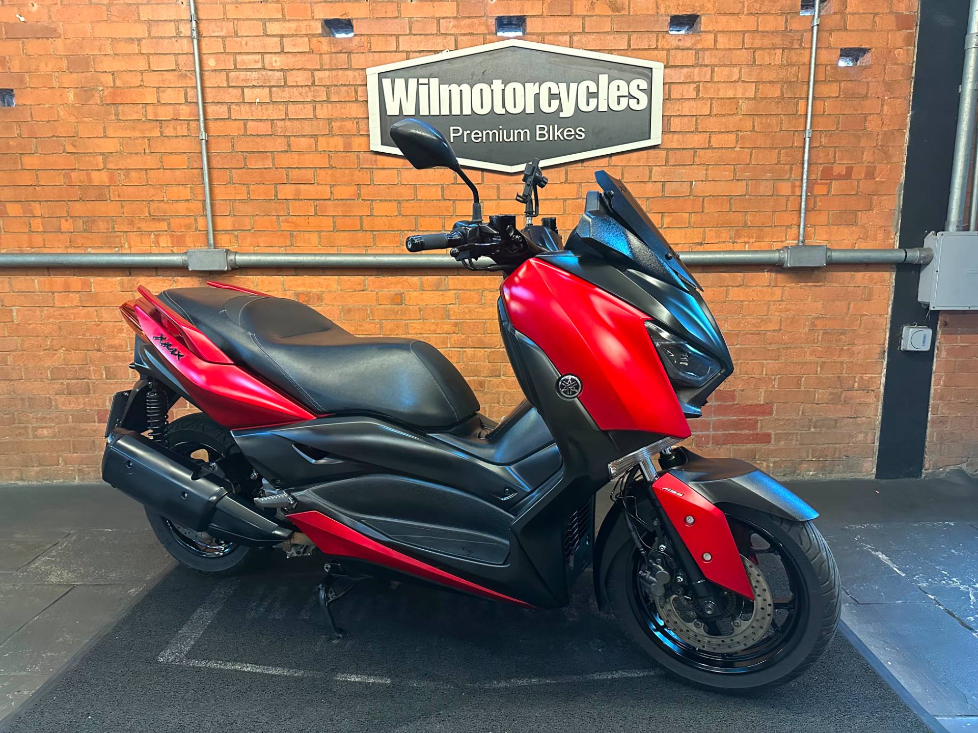 YAMAHA XMAX ABS