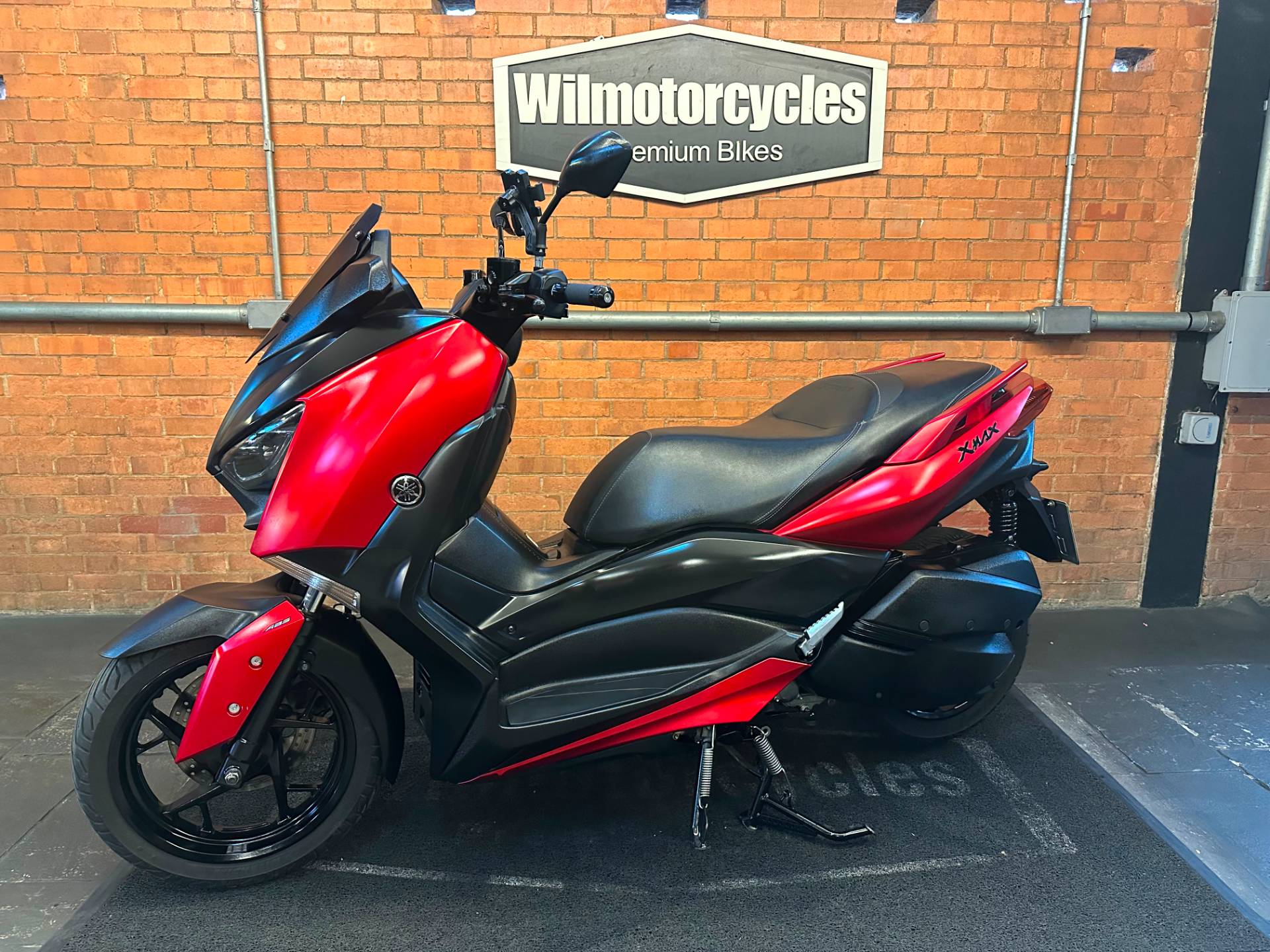YAMAHA XMAX ABS