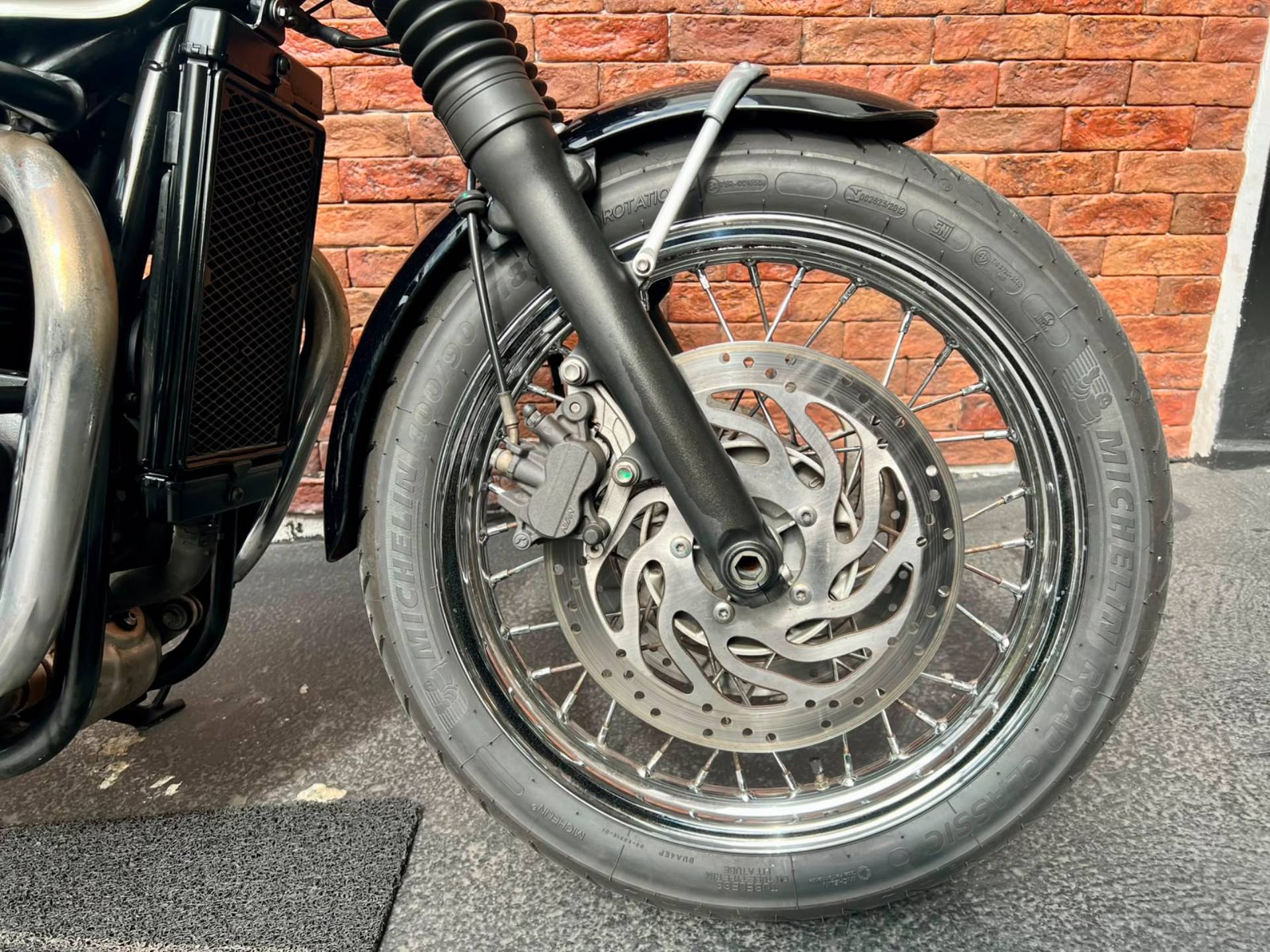 TRIUMPH BONNEVILLE T120 1200