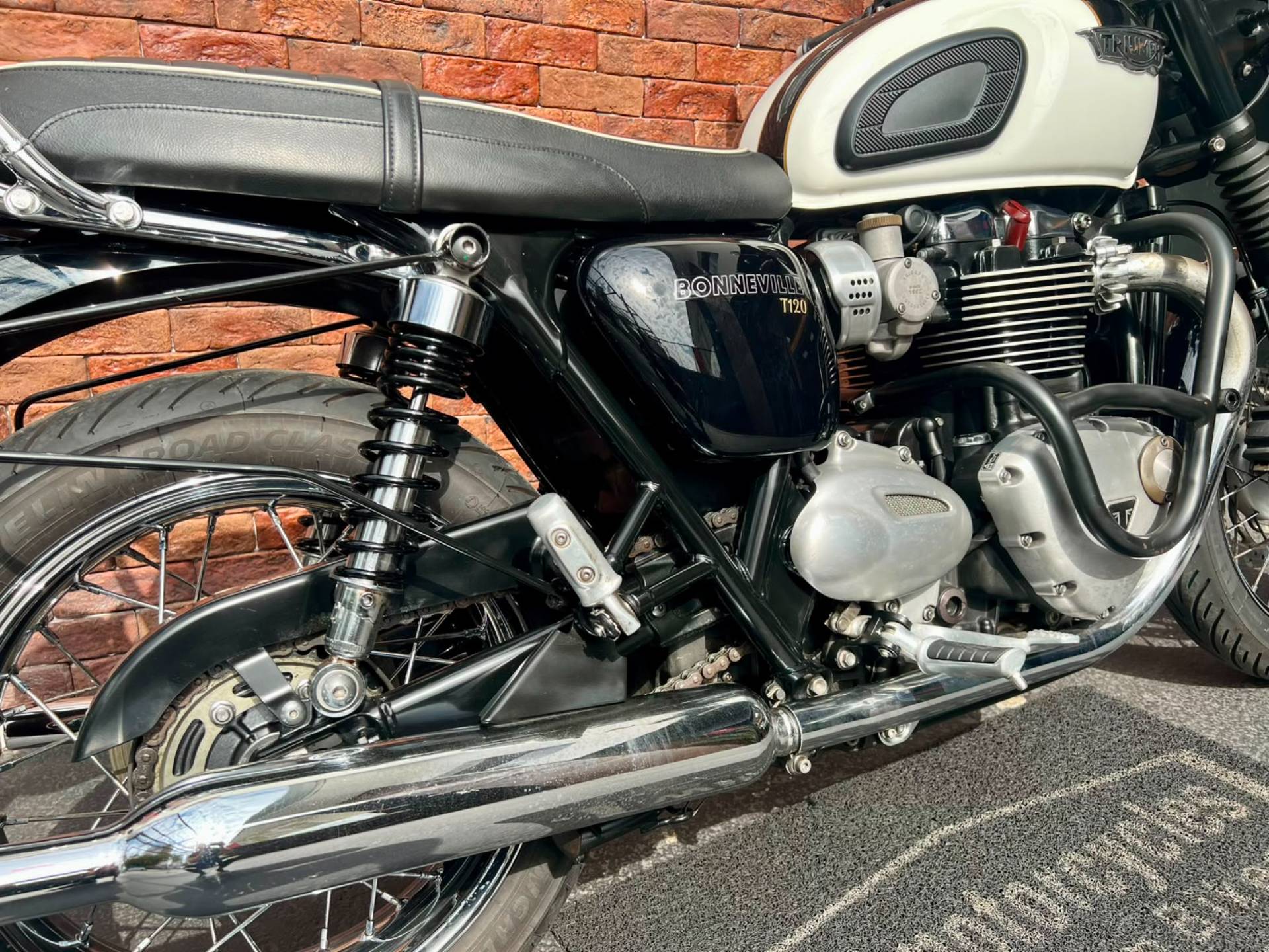 TRIUMPH BONNEVILLE T120 1200