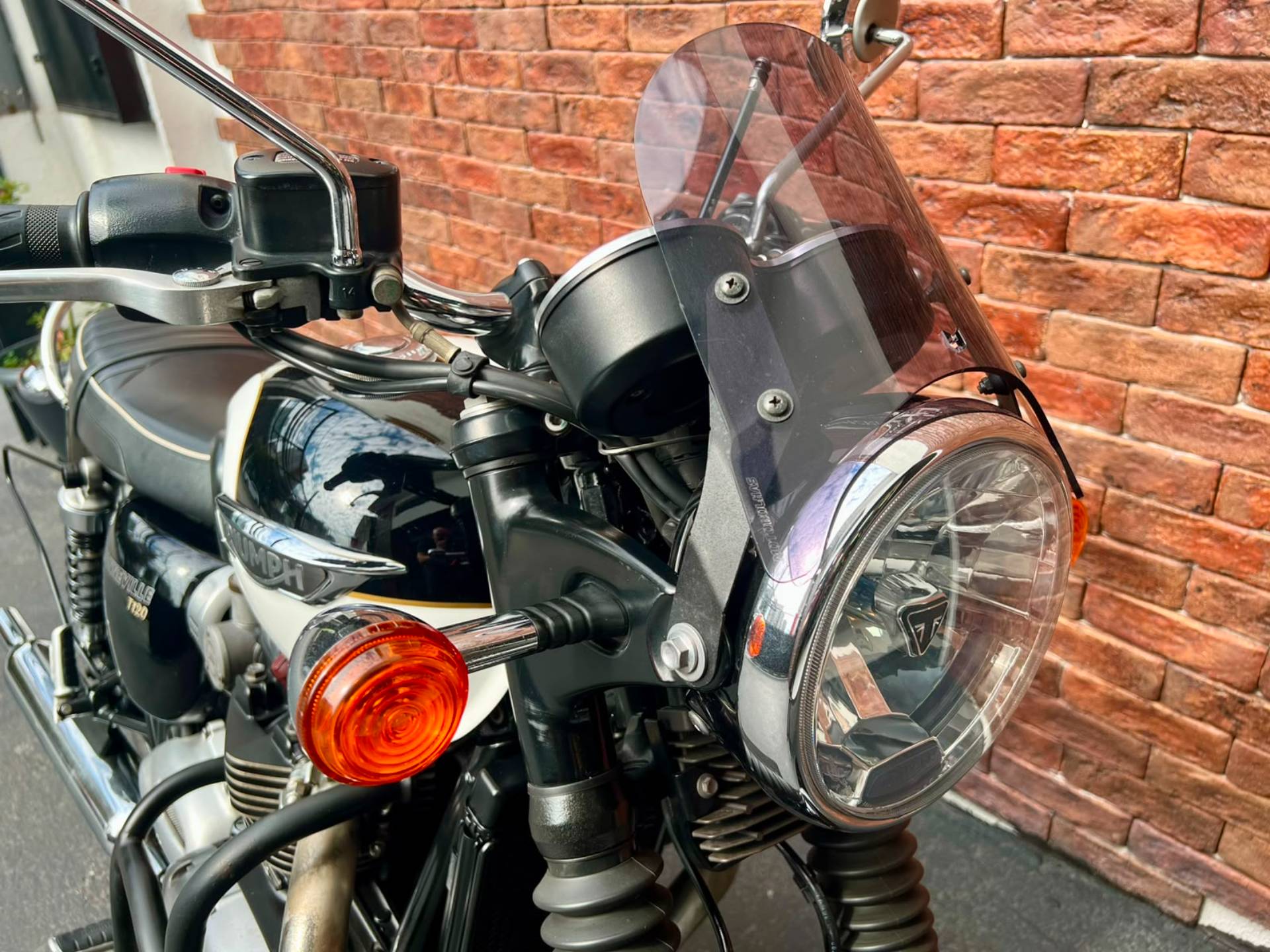 TRIUMPH BONNEVILLE T120 1200