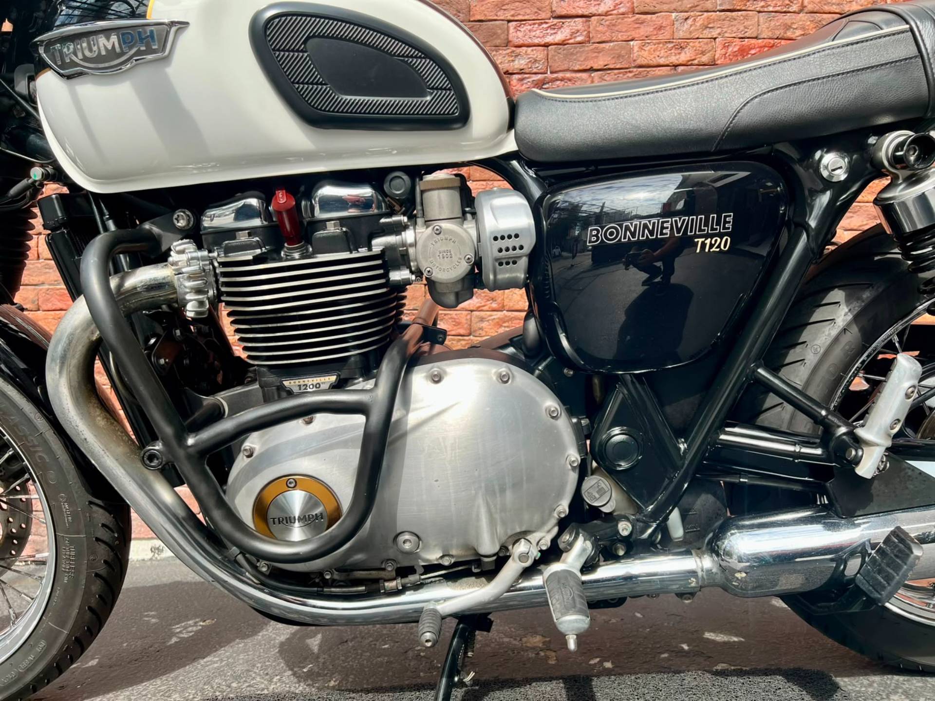 TRIUMPH BONNEVILLE T120 1200
