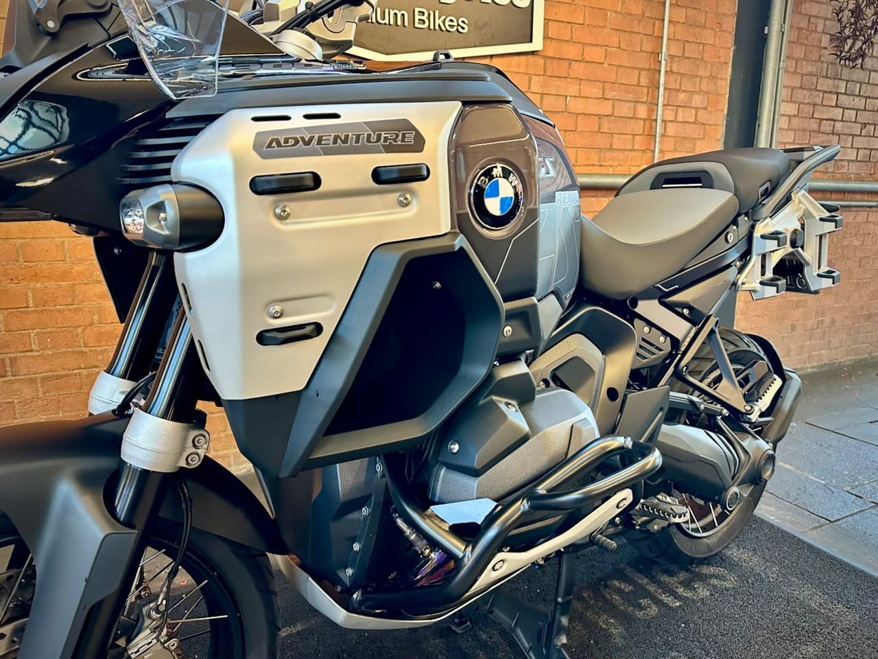 BMW R 1300 GS ADVENTURE TRIPLE BLACK