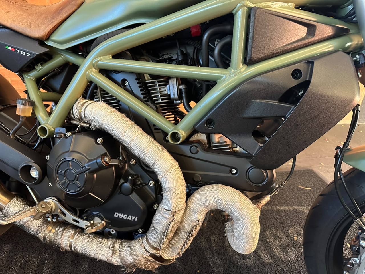DUCATI MONSTER 797