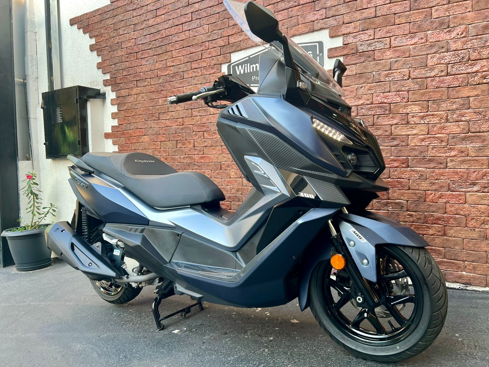 DAFRA CRUISYM 300 ABS