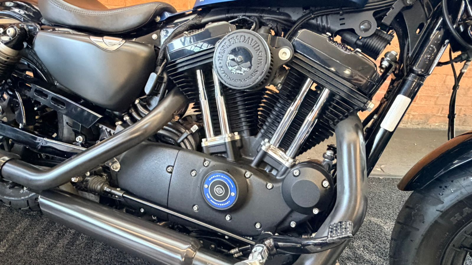 HARLEY-DAVIDSON SPORTSTER IRON 883
