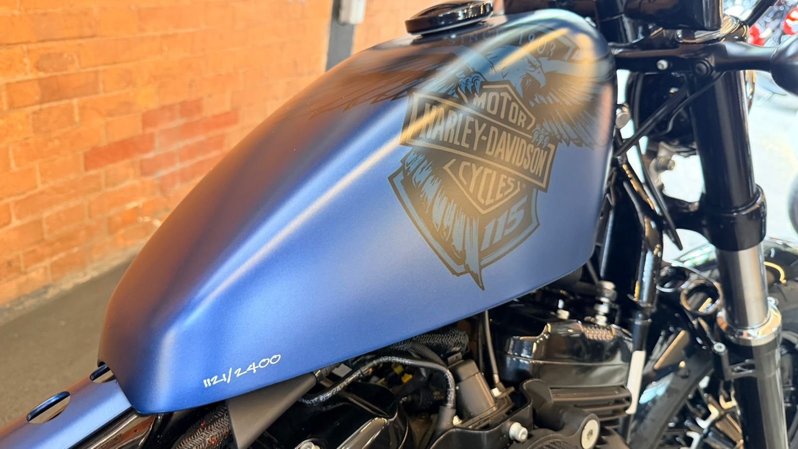 HARLEY-DAVIDSON SPORTSTER IRON 883